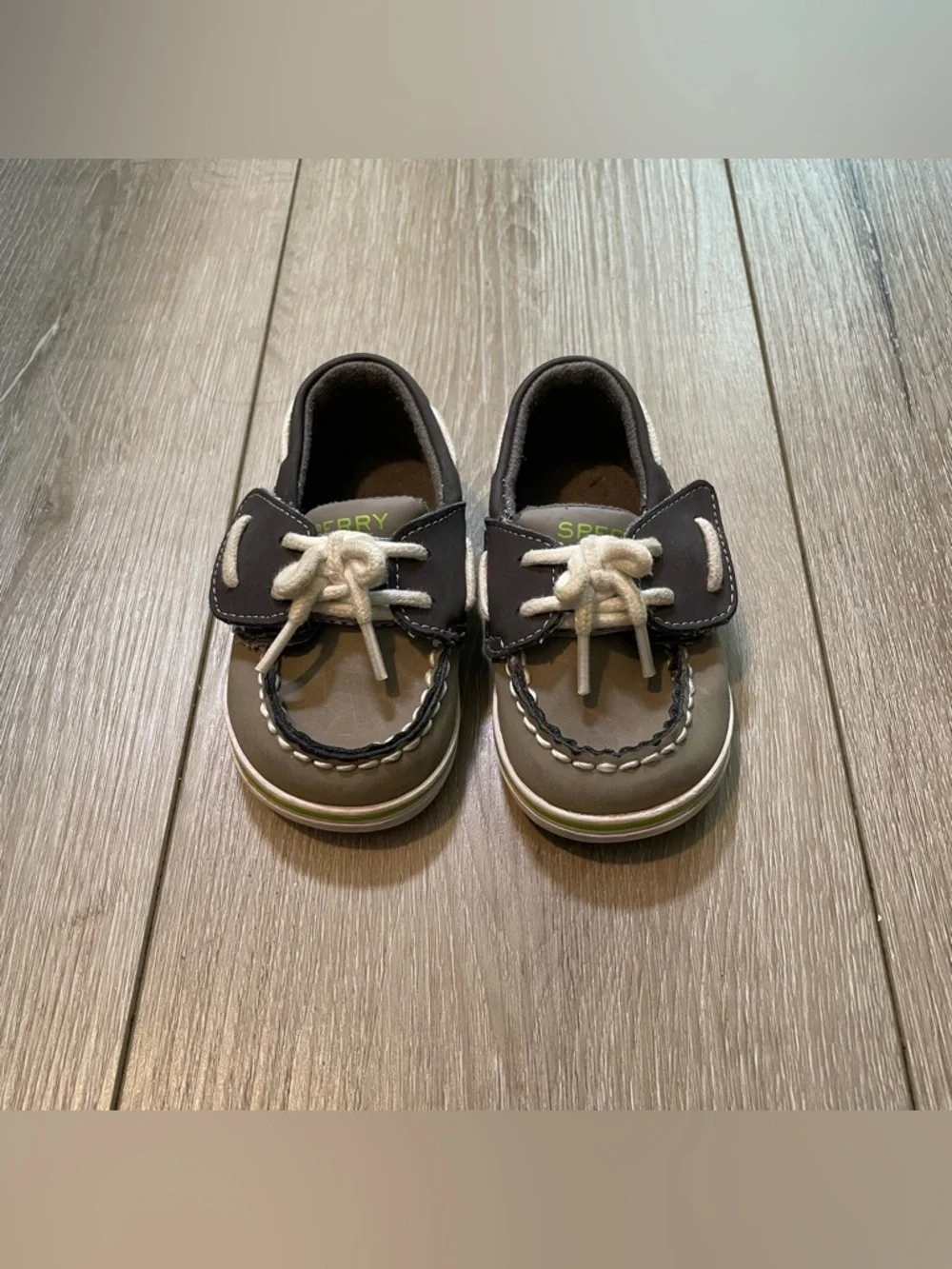 Sperry Kids Intrepid Crib Jr Boat Shoes - Size 4 - Classic‎ Nautical Style